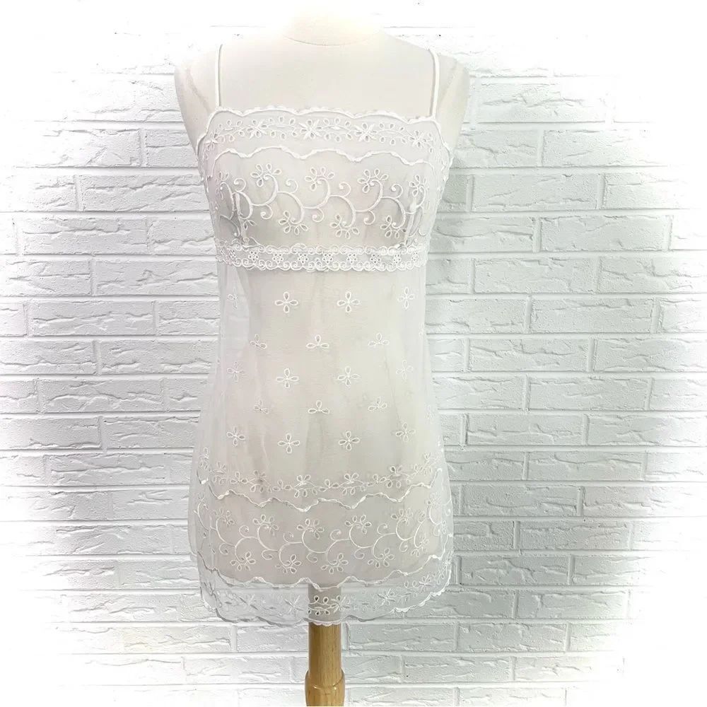VINTAGE Victoria’s Secret Bridal Eyelet Lace Lingerie Slip Gown Chemise Size Med